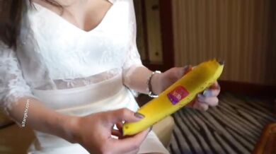 【极品女神顶级啪啪】秀人极品网红 周于希 顶级大尺剧情 舔胸舔脚啪啪 女神很骚 呻吟骚调情的话更骚 高清1080P版 (1)